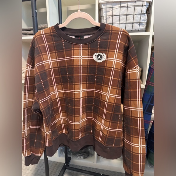 Women’s Jordan plaid crewneck sweatshirts - Picture 2 of 6